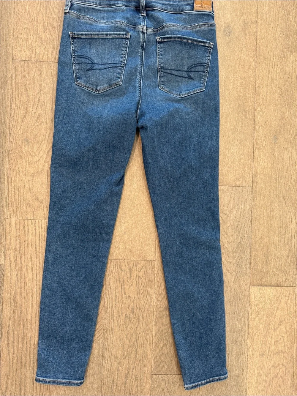AE Next Level High-Waisted Jegging Comfort Stretch Womens 10 Regular Medium Wash
